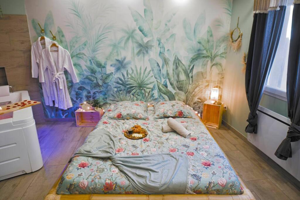 Tropicoon Jacuzzi Centre Parking Free